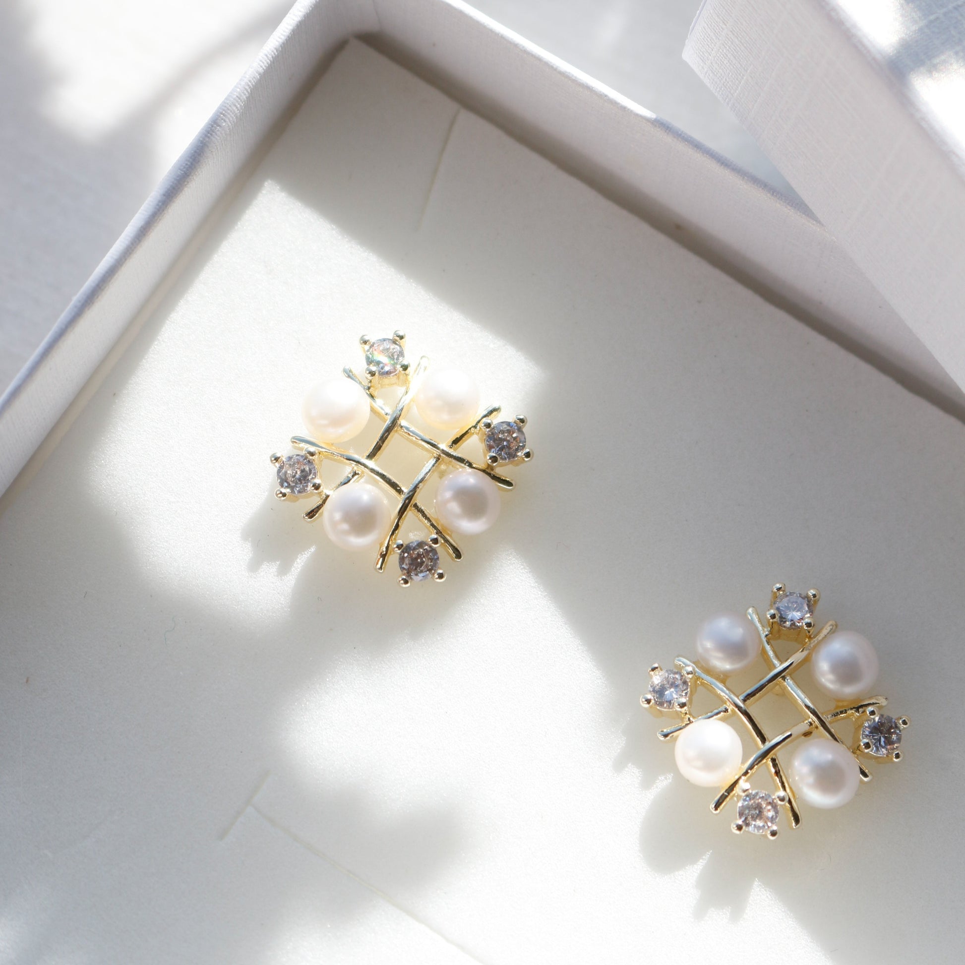 Brincos Pérolas - SWIFT DELUX